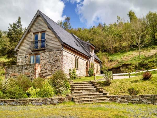 Hiraeth Villa Penybont Exterior photo